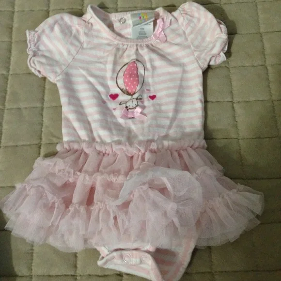 Baby Girls Outfit Bundle - Picture 2 of 5